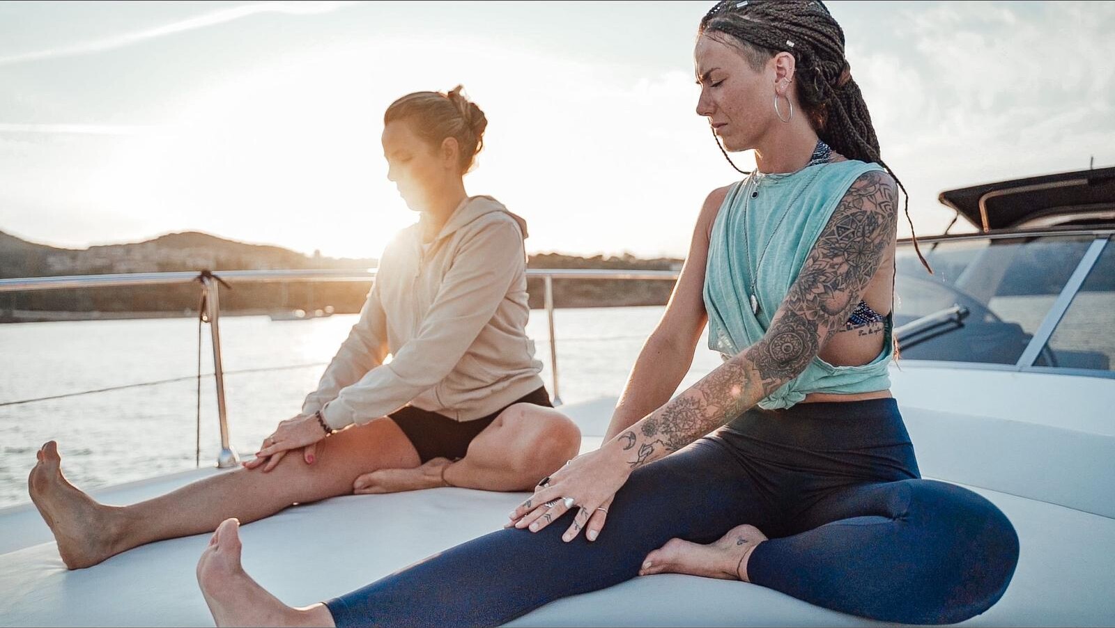 Cours de yoga particulier au coucher du soleil