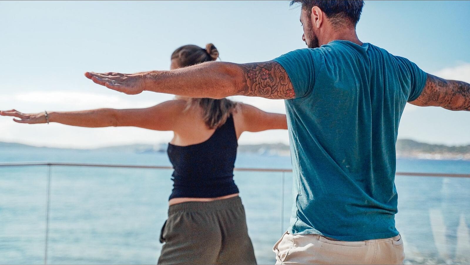 Séance de yoga privée face à la mer sur la Côte d'Azur